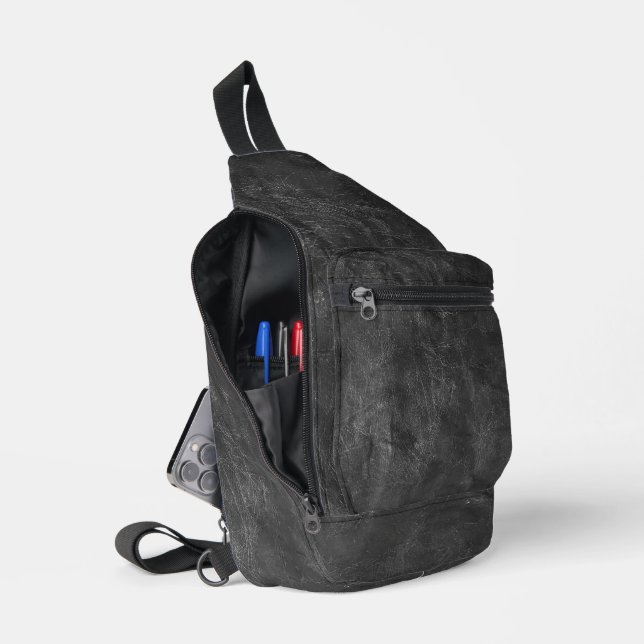 Sac À Bandoulière Texture en cuir noir usé (Ouvrir)