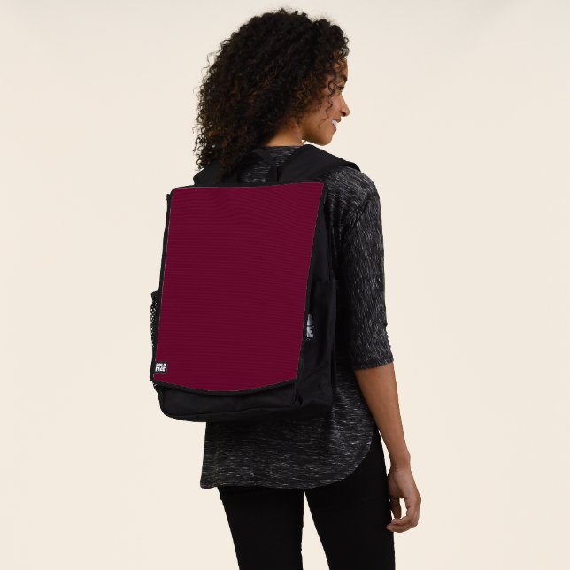 Sac à dos couleur foncé bordeaux tendance (Porté)