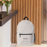 Sac À Dos Imprimé Initiales en monogramme beige nom moderne<br><div class="desc">Arrière - plan beige,  blanc et gris. Personnalisez et ajoutez votre prénom,  vos initiales monographiques et votre nom complet.</div>
