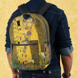 Sac À Dos Imprimé Le baiser de Gustav Klimt, Art Nouveau Vintage<br><div class="desc">Le Kiss (Der Kuss) (1907/08) de Gustav Klimt est probablement son oeuvre la plus célèbre. Klimt a commencé à y travailler en 1907 et c'est le point culminant de sa soi-disant "période d'or". The Kiss est une vintage peinture d'amour et d'amour de l'époque victorienne Symbolisme mettant en vedette un couple...</div>
