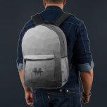 Sac À Dos Imprimé Motif de maillage géométrique gris<br><div class="desc">Sac à dos imprimé en motif de maillage géométrique gris. Sacoche d'accessoires de mode cool pour tous. Gris Triangle maillage géométrique avec dégradé clair à foncé. Créez un sac à dos unique et personnalisé avec une touche personnalisée ! Monogramme moderne avec votre initiale et votre nom pour ce flair personnel...</div>