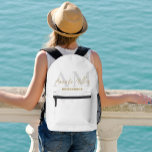 Sac À Dos Imprimé Personnalisé Avec Le Nom Blanc Or Moderne Monogram<br><div class="desc">Voici le sac à dos imprimé Monogramme moderne en or blanc, un accessoire chic et polyvalent parfait pour diverses occasions. Que vous cherchiez des sacs de femme de ménage pour le jour de mariage, des sacs-cadeaux pour la fête de la mariée ou des sacs à dos personnalisés pour une fête...</div>