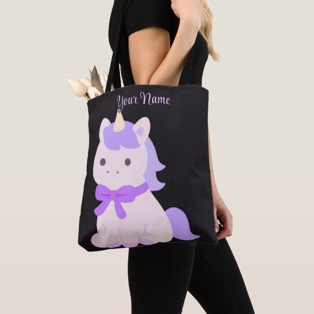 Sac à main noir personnalisé avec un arc violet li (De près)
