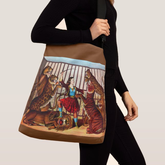 Sac Ajustable 1874 La Reine Lion (De près)