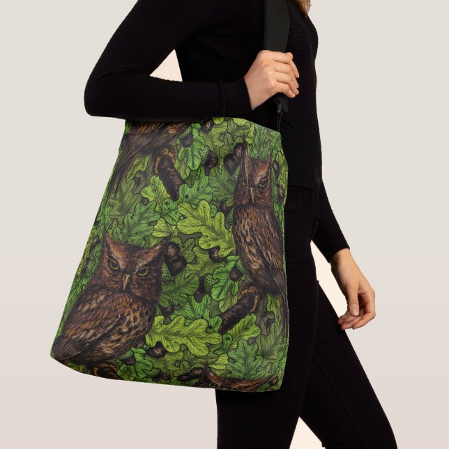 Sac Ajustable Chouettes dans le chêne, vert et marron (De près)