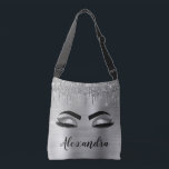Sac Ajustable Cils Monogramme Nom Paillettes Strillent Argent<br><div class="desc">Faux argent Paillettes Métal Brillant Monogramme Nom et Initiale Cils (Cils), Extensions de Cils et Sac Yeux. Le design fait le parfait cadeau d'anniversaire 16 ans, mariage, enterrement de vie de jeune fille, anniversaire de mariage, baby shower ou enterrement de vie de jeune fille pour quelqu'un qui cherche un style...</div>