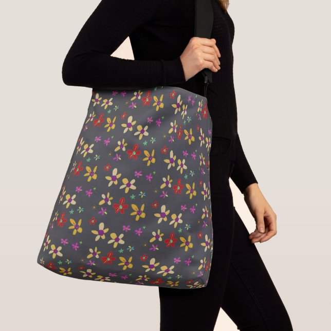 Sac Ajustable Fleurs dessinées à la main sur fond noir (De près)