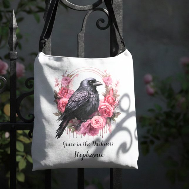 Sac Ajustable Gothic Raven Pink Floral Dark Academia (Pink roses raven cross body bag)