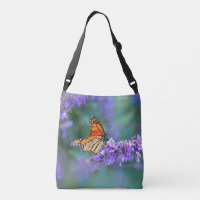 Papillon Monarque sur Fleur violette lilas