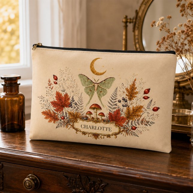 Sac botanique personnalisé de papillon de lune d'a (Personalized Autumn Luna Moth Witchy Botanical Accessory Pouch)
