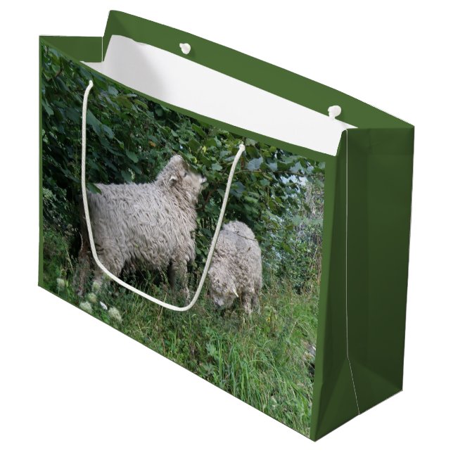 Sac cadeau Feuille mignon mouton mange (Devant Angle)