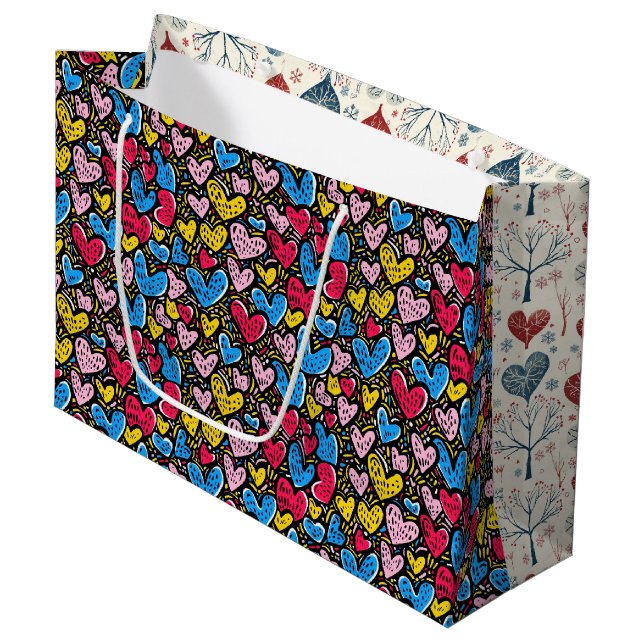 Sac cadeau grand format à coeurs et arbres d'hiver (Devant Angle)