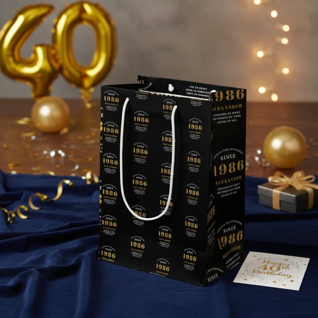 Sac Cadeau Moyen 40th Birthday 1986 Black Gold Chic Elegant (Born 1986 birthday gift bag. Background out of focus.)