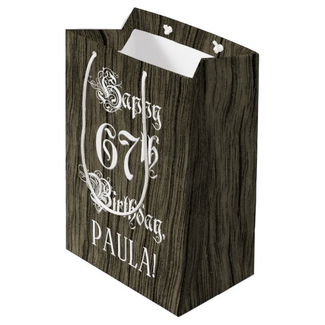 Sac Cadeau Moyen 67e anniversaire : fantaisie, Faux Wood Look + Nom (Dos Angle)