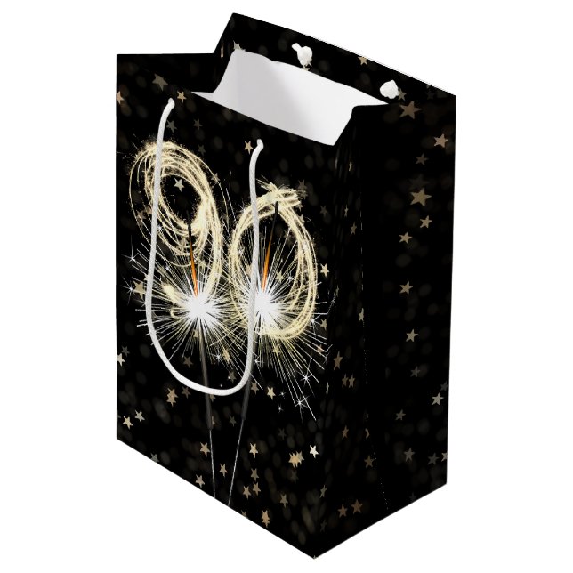 Sac Cadeau Moyen 90e anniversaire Sparklers en noir avec étoiles (Devant Angle)
