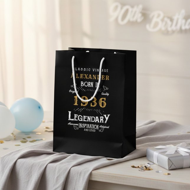 Sac Cadeau Moyen 90th Birthday 1936 Add Name Legend Black Gold (Born 1936 birthday gift bag. Background out of focus.)