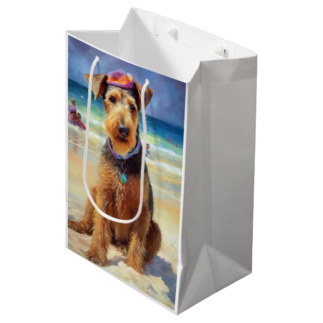 Sac Cadeau Moyen Airedale sur la plage, cadeau d'été pour les amour (Devant Angle)