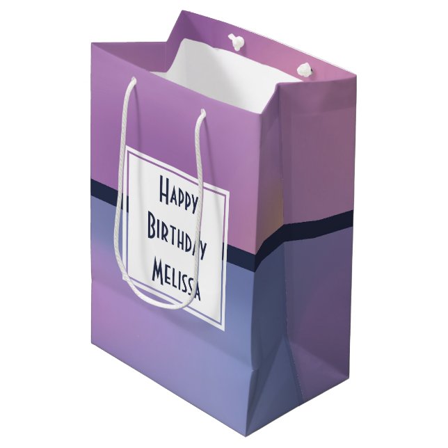 Sac Cadeau Moyen Anniversaire Abstrait moderne violet et rose (Devant Angle)