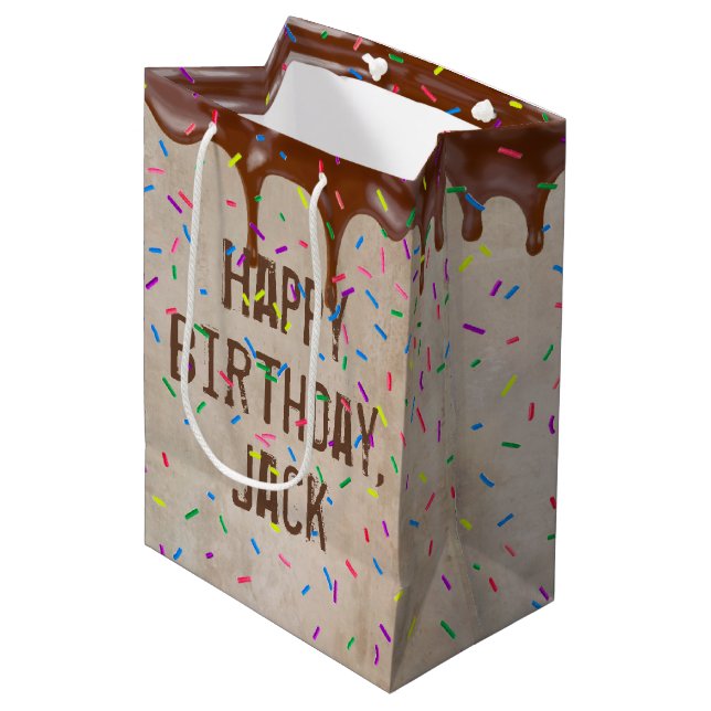 Sac Cadeau Moyen Anniversaire Avec Le Nom Écouler Chocolat Glace (Devant Angle)