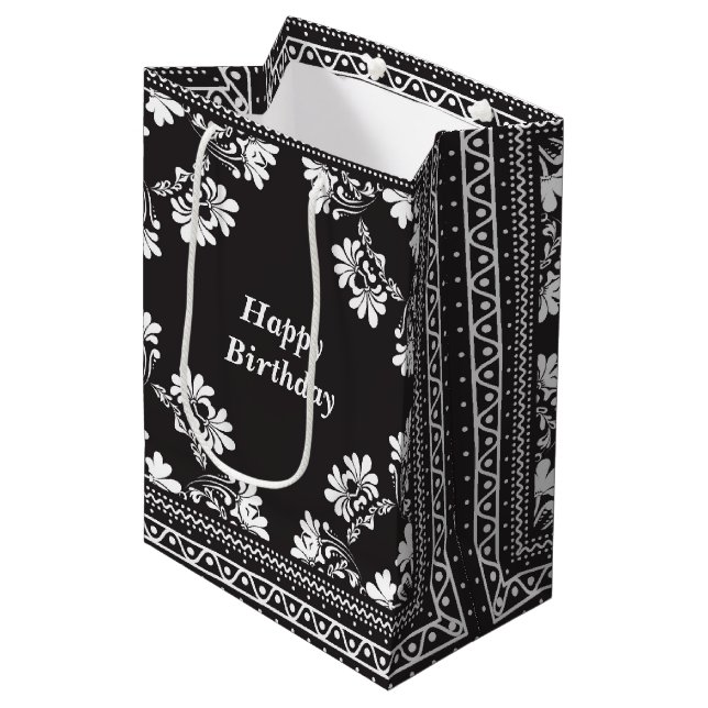 Sac Cadeau Moyen Anniversaire Noir et Blanc Bandanna Design (Devant Angle)