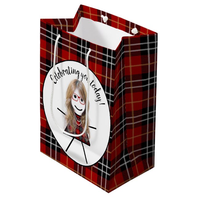 Sac Cadeau Moyen Anniversaire Stick Girl sur Tartan Plaid (Devant Angle)