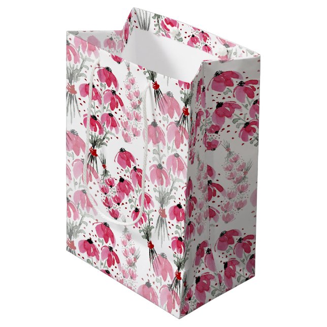 Sac Cadeau Moyen Aquarelle rose pâle Floral Peint à la main (Devant Angle)