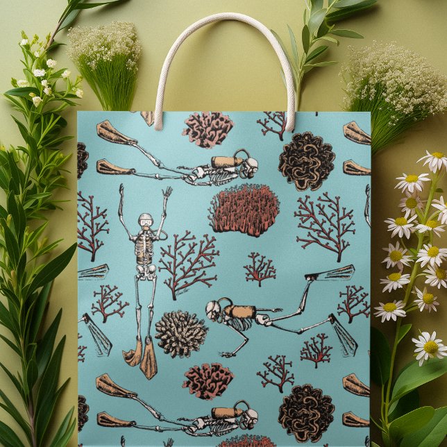 Sac Cadeau Moyen Artsy Bleu Baignade Planche Diver Dessin de corail (This very original black ink drawing has intricate detailing and will definitely suit any adventurer)