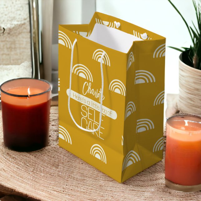 Sac Cadeau Moyen Autosoins personnalisés (Personalized Self Care Medium Gift Bag from Ricaso. Add pampering content for friends or family)