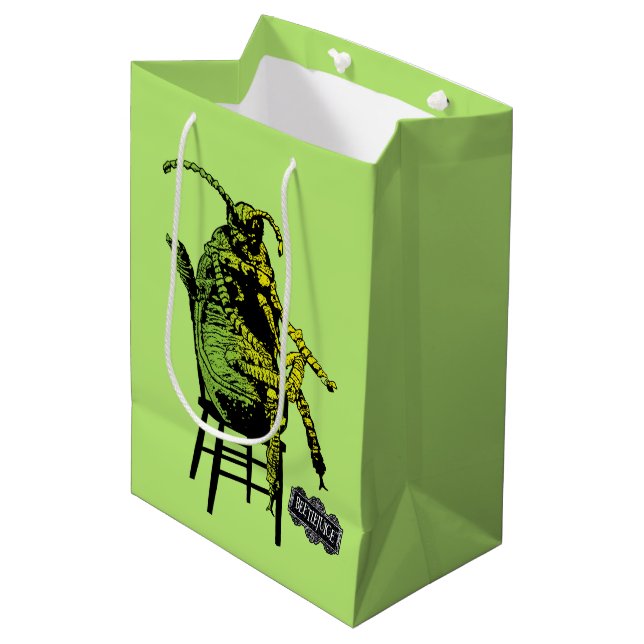 Sac Cadeau Moyen Beetlejuice | Coléoptère sur une chaise (Devant Angle)