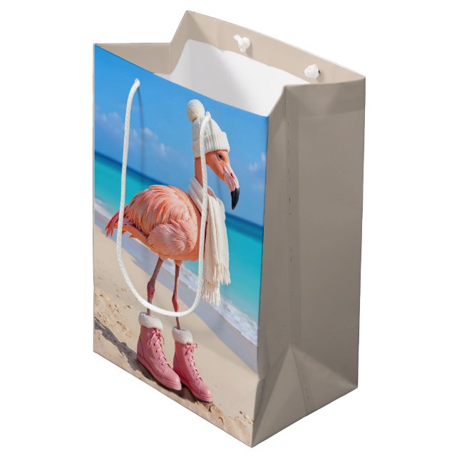 Sac Cadeau Moyen Birthday Flamingo Wearing Winter Scarf and Hat (Devant Angle)