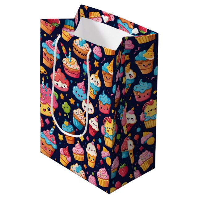 Sac Cadeau Moyen Bold Motif d'anniversaire Kawaii (Devant Angle)