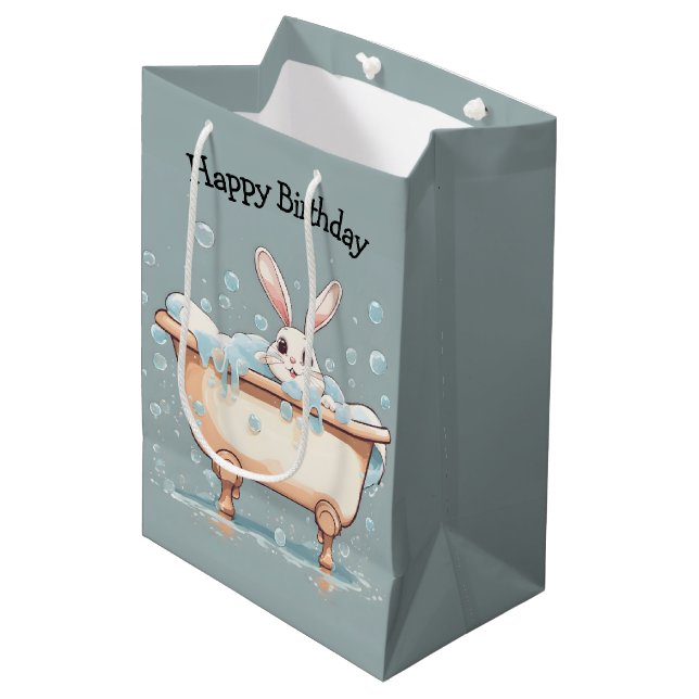 Sac Cadeau Moyen Bunny Anniversaire Dans Bain À Bulle (Devant Angle)