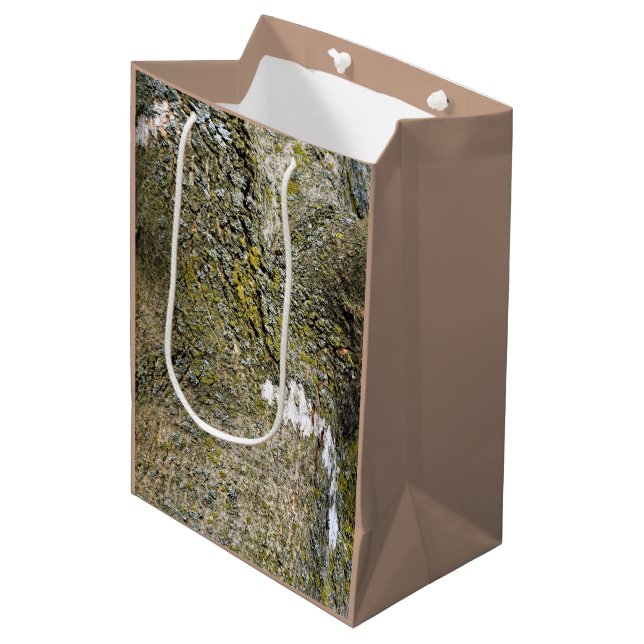 Sac Cadeau Moyen Camion d'arbre avec impression de mousse (Devant Angle)