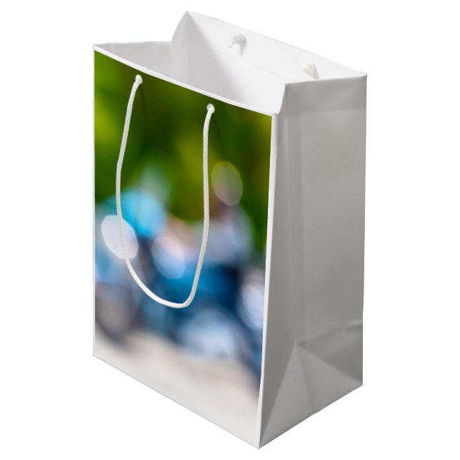 Sac Cadeau Moyen cavalier classique (Devant Angle)