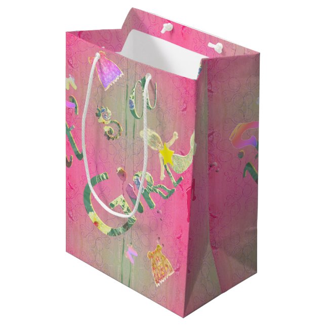 Sac Cadeau Moyen "C'est une fille" Police florale rose (Devant Angle)
