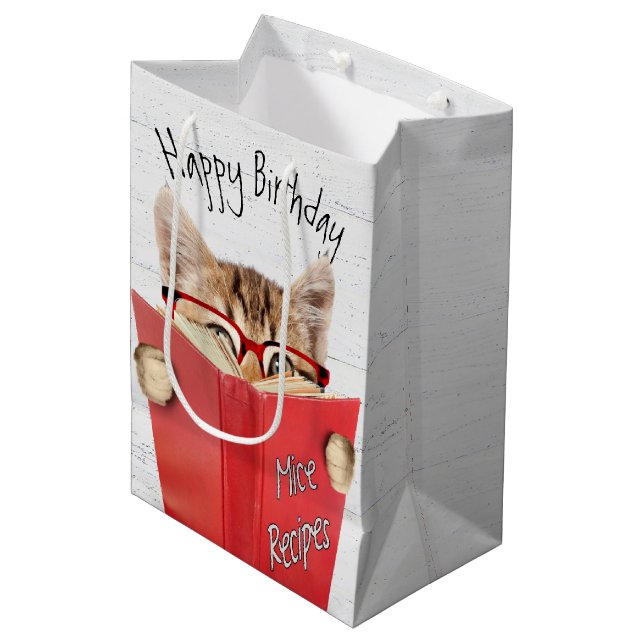 Sac Cadeau Moyen Chat avec lunettes et livre rouge Anniversaire (Devant Angle)