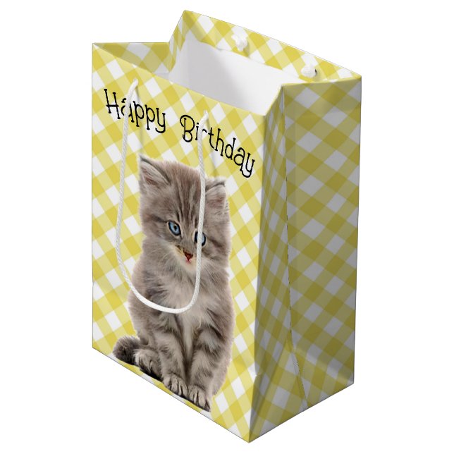 Sac Cadeau Moyen Chaton Gris Anniversaire Sur Gingham (Devant Angle)