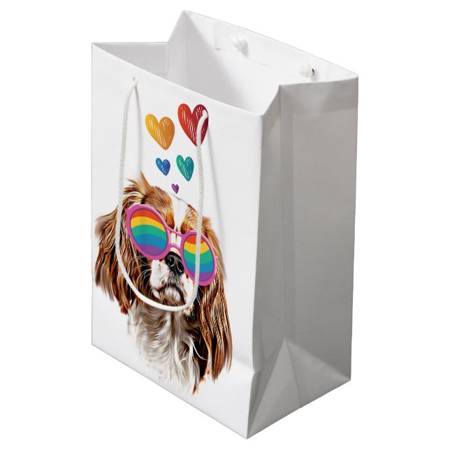 Sac Cadeau Moyen Chien Cavalier King avec coeurs Saint-Valentin (Devant Angle)