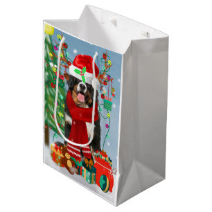 Sac Cadeau Moyen Chien de montagne bernois en neige avec cadeaux de