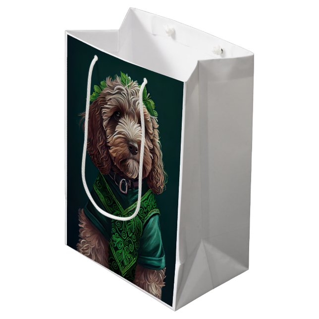 Sac Cadeau Moyen Cockapoo Dog en robe de fête St. Patrick (Devant Angle)