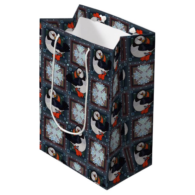 Sac Cadeau Moyen Cute Puffin Birds Motif d'hiver (Devant Angle)