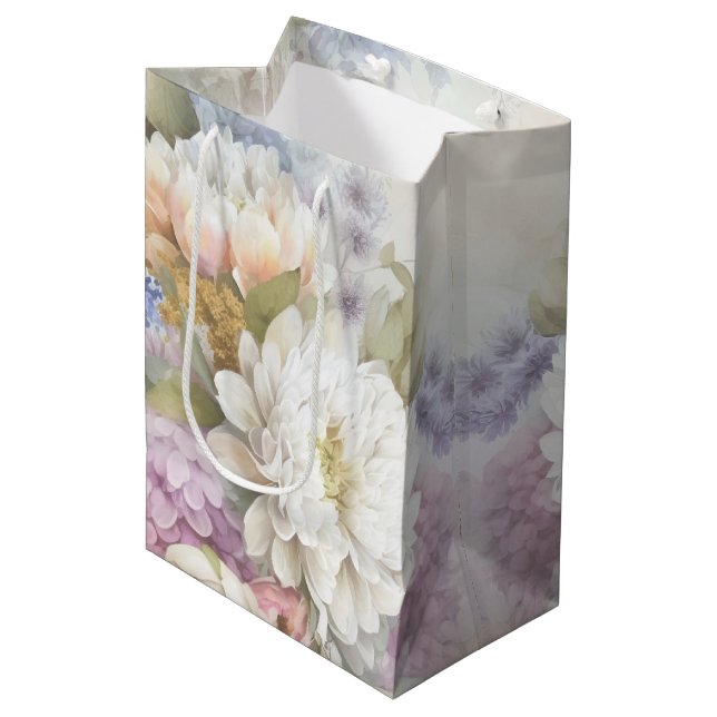 Sac Cadeau Moyen Dahlia blanc aux accents violets et bleus (Devant Angle)