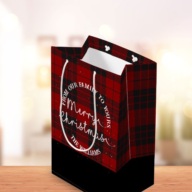 Sac Cadeau Moyen De notre famille à votre nom Red Plaid Noël (From Our Family to Yours Name Red Plaid Christmas Medium Gift Bag)