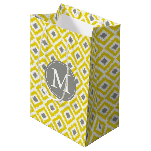 Sac Cadeau Moyen Diamants jaunes et gris monogrammes Motif Ikat (Devant Angle)