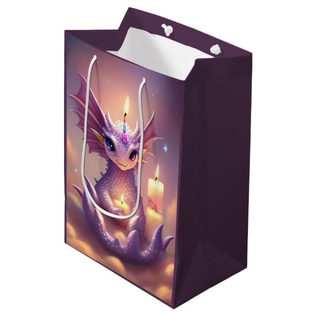 Sac Cadeau Moyen Dragon d'Imaginaire aux bougies d'anniversaire (Devant Angle)