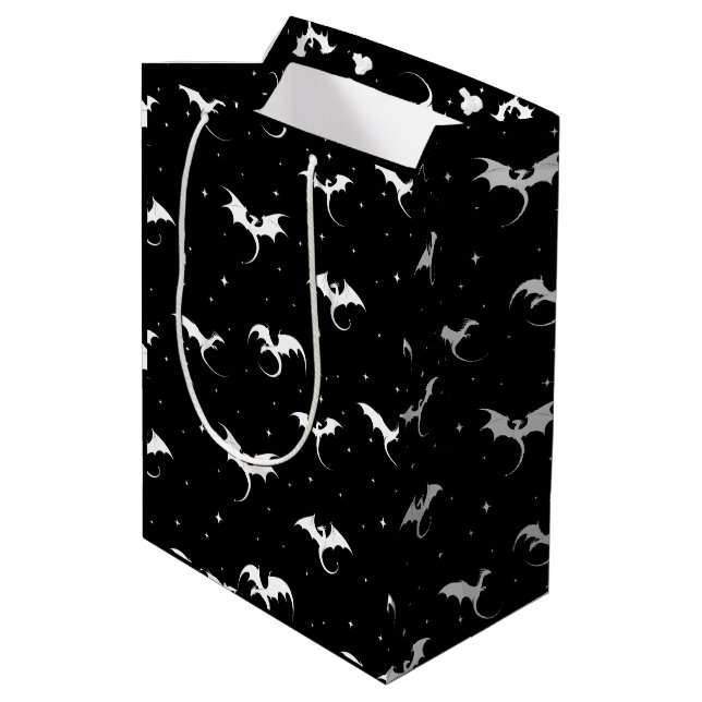 Sac Cadeau Moyen Dragons volants et étoiles sur arrière - plan noir (Dos Angle)