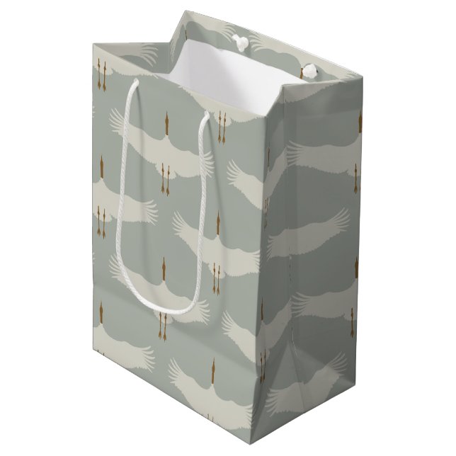 Sac Cadeau Moyen Dusty Blue Neutral Birds Grues Art Déco Motif (Devant Angle)