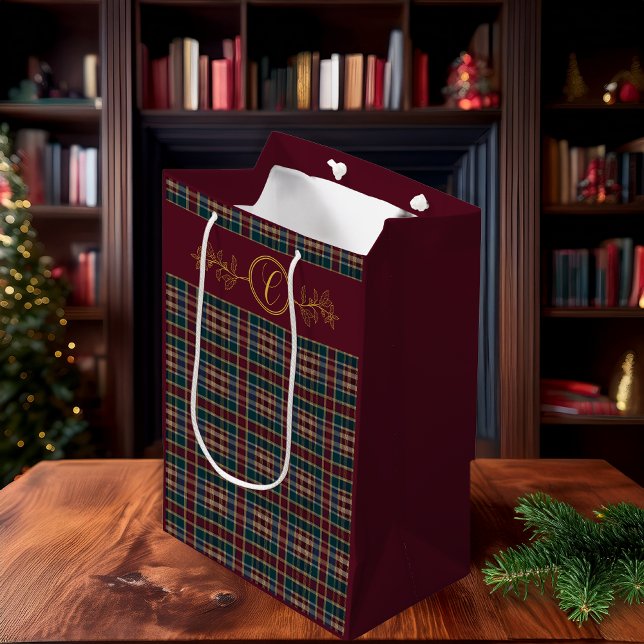 Sac Cadeau Moyen Élégant monogramme carreauté or - Canneberge Bleu  (Elegant Gold Monogram and Plaid Dark Cranberry Red, Blue and Teal Green Christmas Holiday Gift Bag)