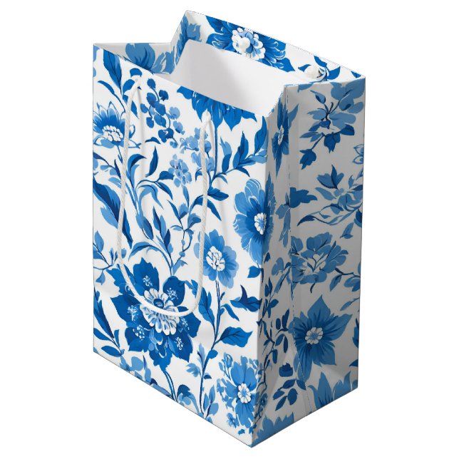 Sac Cadeau Moyen Fête de fleurs de chinoiserie Blue White moderne (Devant Angle)