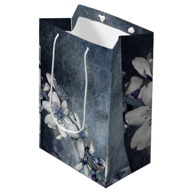 Sac Cadeau Moyen Fleur élégante (Devant Angle)
